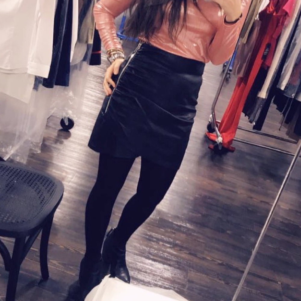 Zara black faux leather skirt w silver side zipper